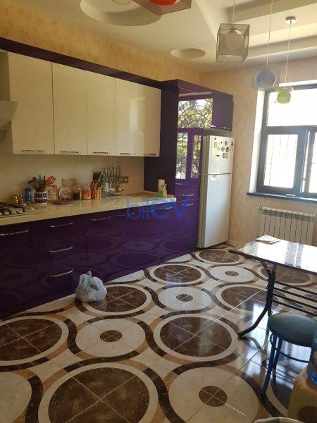 Satılır 5 otaqlı Həyət evi  270m², Bakı