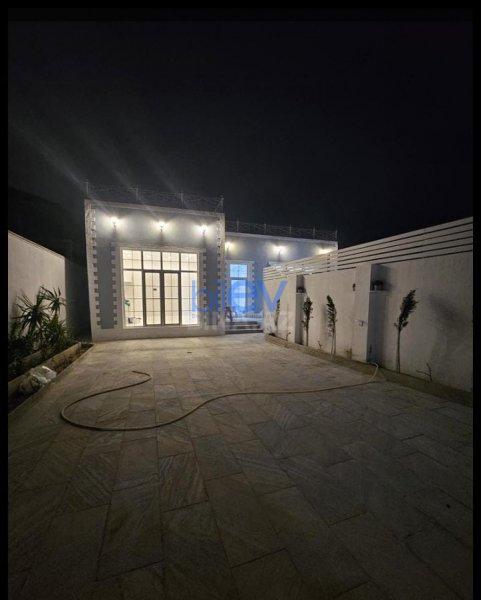 Satılır 6 otaqlı Yeni Tikili  133m², Bakı
