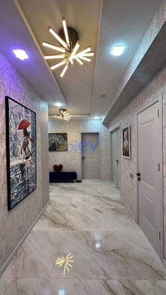 Satış 3 otaqlı Yeni Tikili bina evi  190m², Bakı