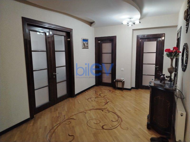 Satılır 3 otaqlı Yeni Tikili  140m², Bakı