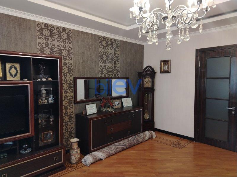 Satılır 3 otaqlı Yeni Tikili  140m², Bakı