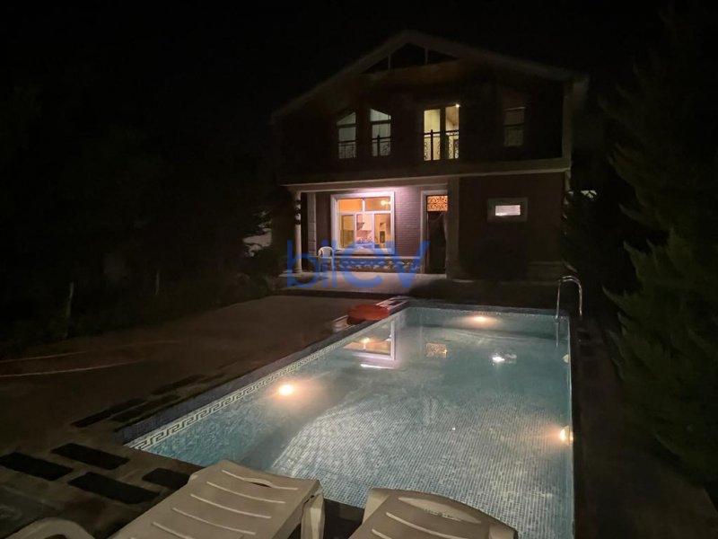 Günlük Kirayə 4 otaqlı Bağ evi  150m², Bakı