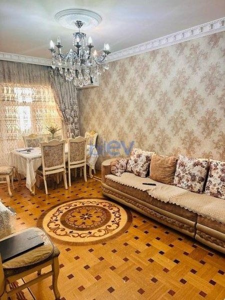 Satış 3 otaqlı Köhnə Tikili bina evi  80m², Bakı