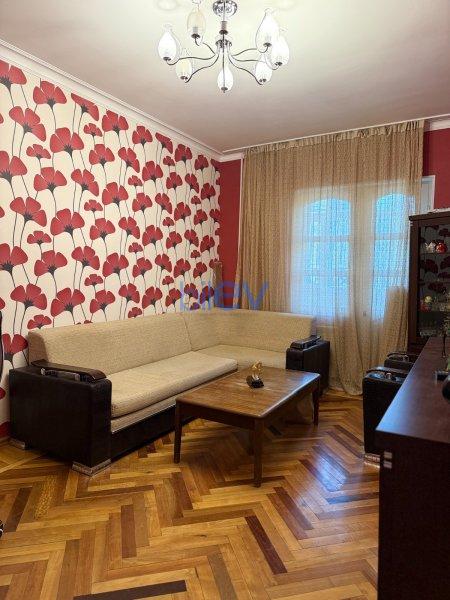 Satış 4 otaqlı Köhnə Tikili bina evi  110m², Bakı
