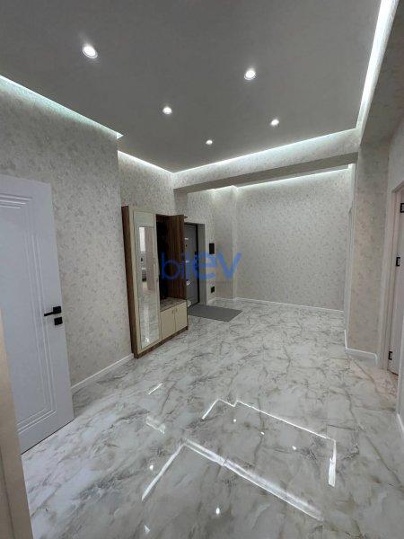 Aylıq Kirayə 3 otaqlı Yeni Tikili bina evi  98m², Bakı