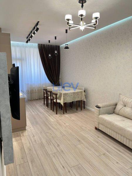 Aylıq Kirayə 3 otaqlı Yeni Tikili bina evi  98m², Bakı