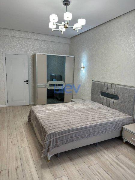 Aylıq Kirayə 3 otaqlı Yeni Tikili bina evi  98m², Bakı
