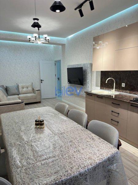Aylıq Kirayə 3 otaqlı Yeni Tikili bina evi  98m², Bakı