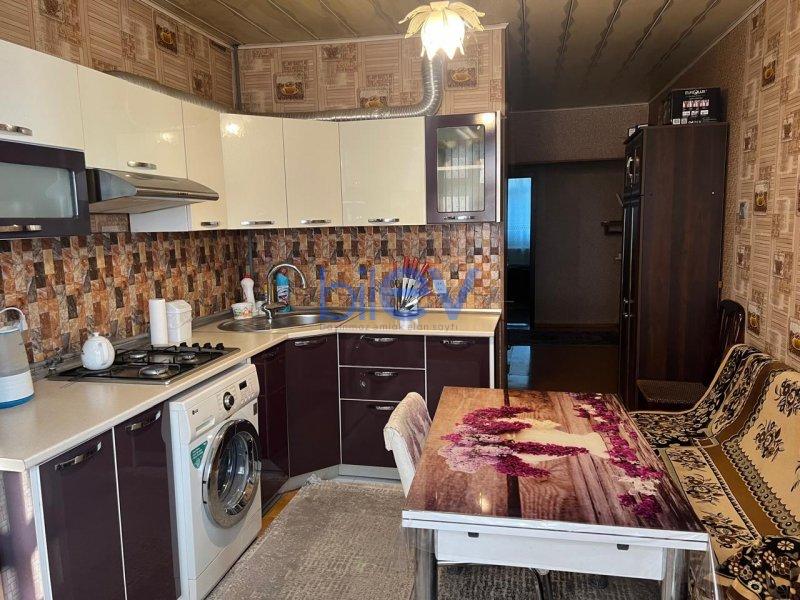 Satış 3 otaqlı Köhnə Tikili bina evi  79m², Sumqayıt