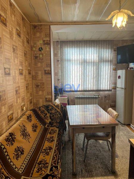 Satış 3 otaqlı Köhnə Tikili bina evi  79m², Sumqayıt