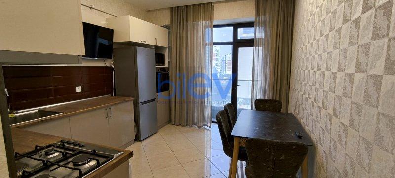 Aylıq Kirayə 4 otaqlı Yeni Tikili bina evi  178m², Bakı
