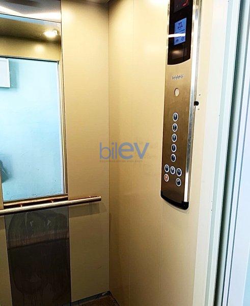 Satış 4 otaqlı Köhnə Tikili  135m², Bakı