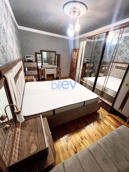 Satış 4 otaqlı Köhnə Tikili  135m², Bakı