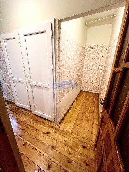 Satış 4 otaqlı Köhnə Tikili  135m², Bakı