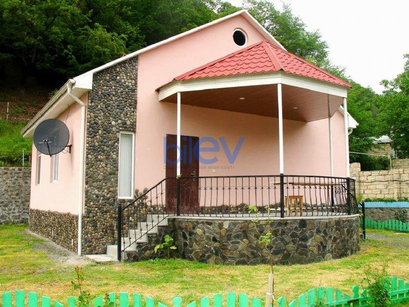 Satılır 3 otaqlı Həyət evi  72m², Qax