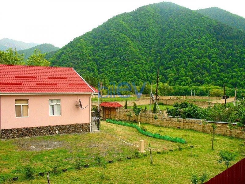 Satılır 3 otaqlı Həyət evi  72m², Qax