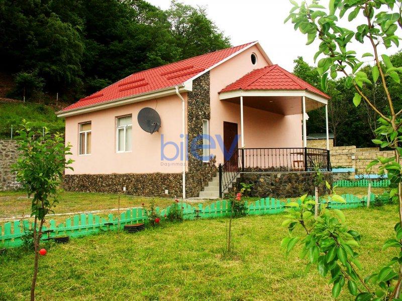 Satılır 3 otaqlı Həyət evi  72m², Qax