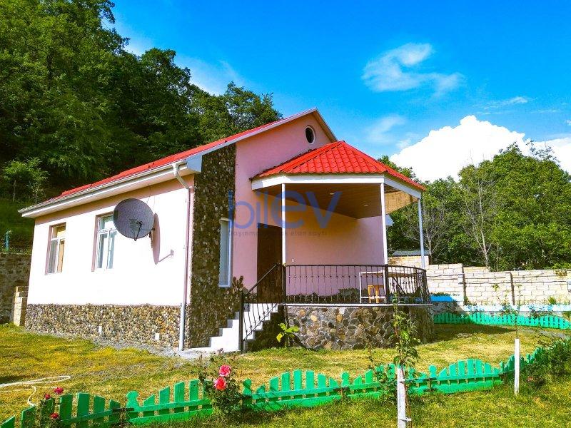 Satılır 3 otaqlı Həyət evi  72m², Qax