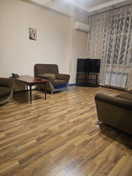 Kirayə (aylıq) 3 otaqlı Yeni Tikili  100m², Bakı