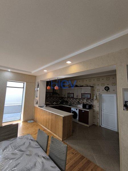 Satılır 7 otaqlı Həyət evi  307m², Bakı