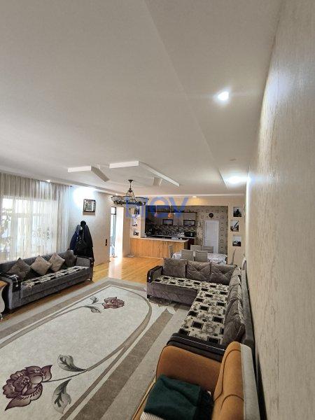 Satılır 7 otaqlı Həyət evi  307m², Bakı