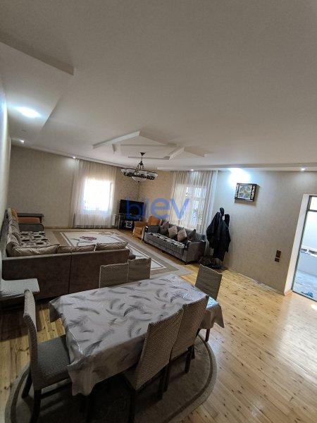 Satılır 7 otaqlı Həyət evi  307m², Bakı