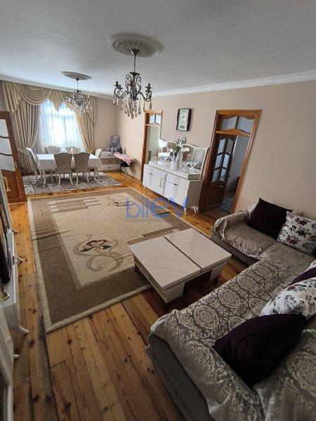Satılır 7 otaqlı Həyət evi  307m², Bakı
