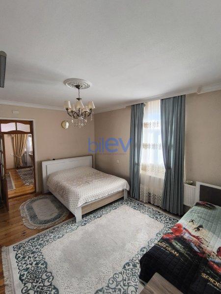 Satılır 7 otaqlı Həyət evi  307m², Bakı