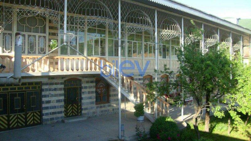 Satılır 12 otaqlı   1900m², Şəki