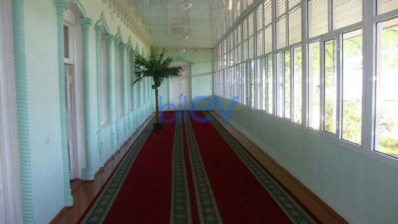 Satılır 12 otaqlı   1900m², Şəki