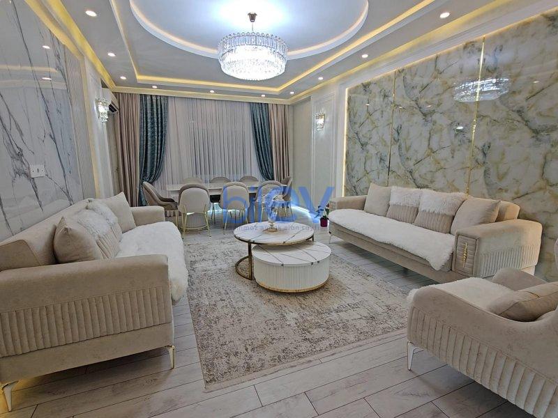 Kirayə (aylıq) 3 otaqlı Yeni Tikili  140m², Bakı
