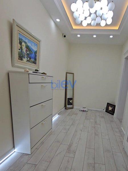 Kirayə (aylıq) 3 otaqlı Yeni Tikili  140m², Bakı
