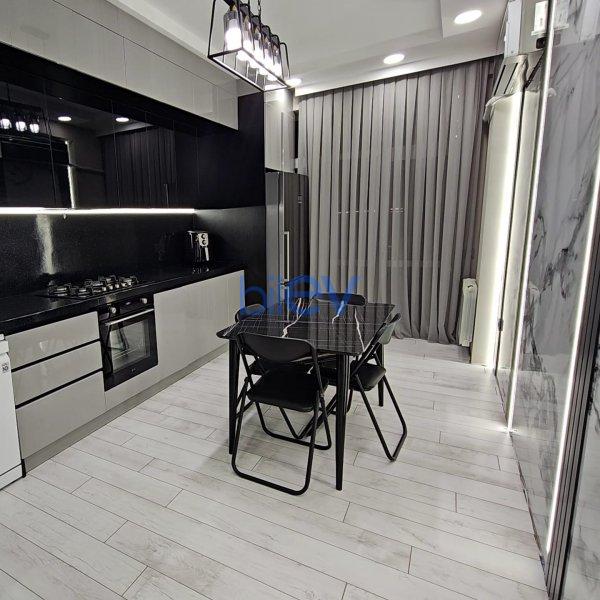 Kirayə (aylıq) 3 otaqlı Yeni Tikili  140m², Bakı