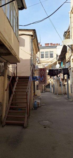 Satılır 5 otaqlı Köhnə Tikili  90m², Bakı