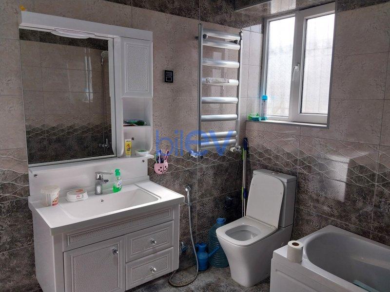 Satış 7 otaqlı Həyət evi  200m², Bakı