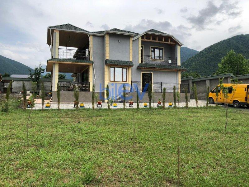 Kirayə (günlük) 6 otaqlı Həyət evi  300m², Qax
