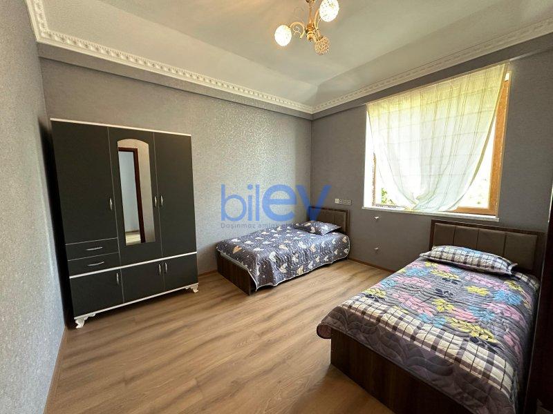 Kirayə (günlük) 6 otaqlı Həyət evi  300m², Qax