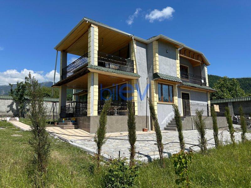 Kirayə (günlük) 6 otaqlı Həyət evi  300m², Qax