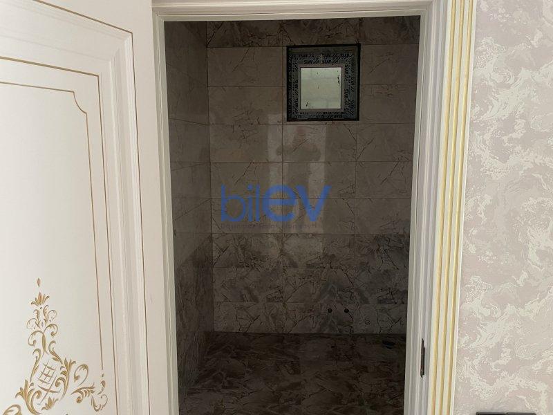 Satılır 4 otaqlı Həyət evi  250m², Bakı