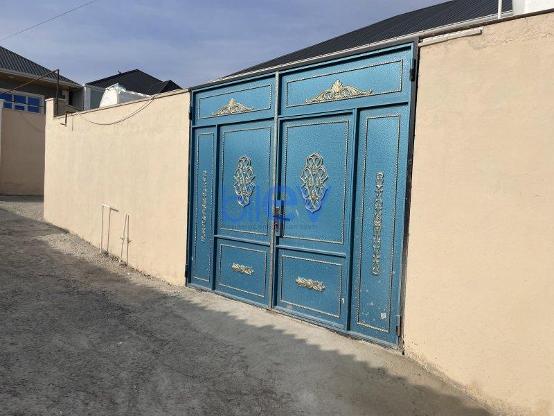 Satılır 4 otaqlı Həyət evi  200m², Bakı