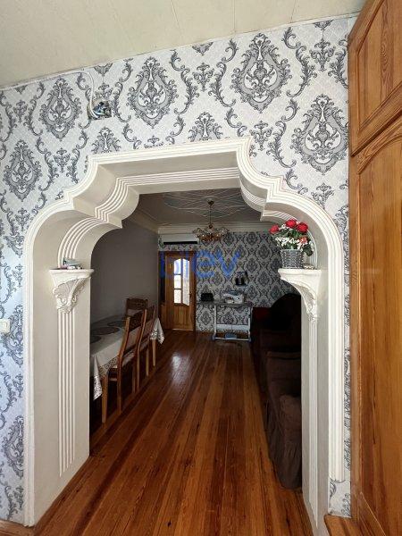 Satış 2 otaqlı Köhnə Tikili bina evi  40m², Bakı