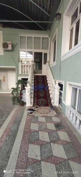 Satılır 9 otaqlı Həyət evi  303m², Gəncə