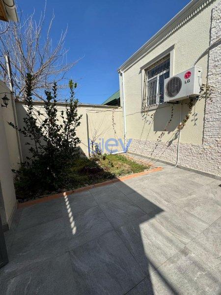 Satılır 5 otaqlı Həyət evi  2m², Bakı