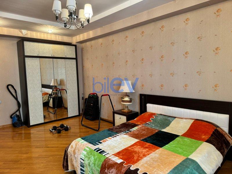 Kirayə (aylıq) 3 otaqlı   200m², Bakı