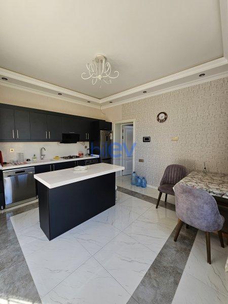 Kirayə (aylıq) 5 otaqlı Villa  220m², Bakı