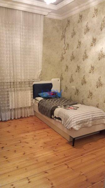 Satılır 4 otaqlı Həyət evi  140m², Bakı