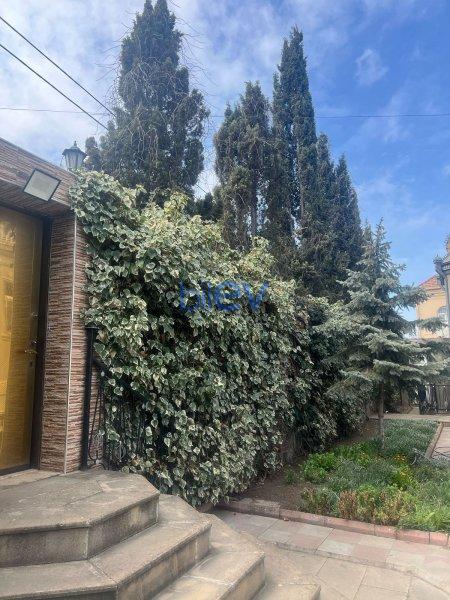 Satılır 8 otaqlı Həyət evi  280m², Bakı