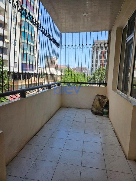 Satılır 4 otaqlı Yeni Tikili  203m², Bakı