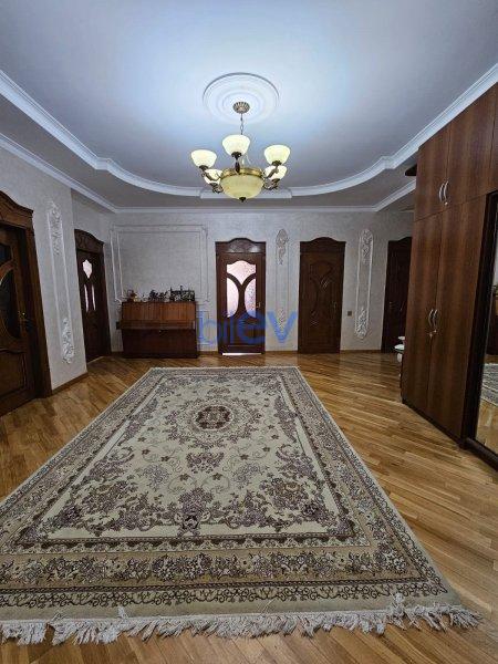 Satılır 4 otaqlı Yeni Tikili  203m², Bakı