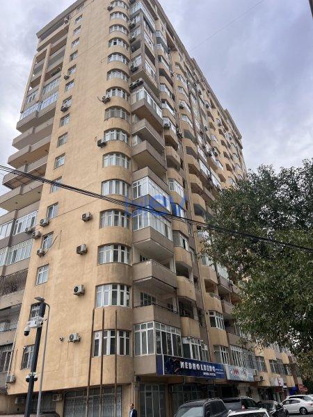 Satılır 4 otaqlı Yeni Tikili  203m², Bakı